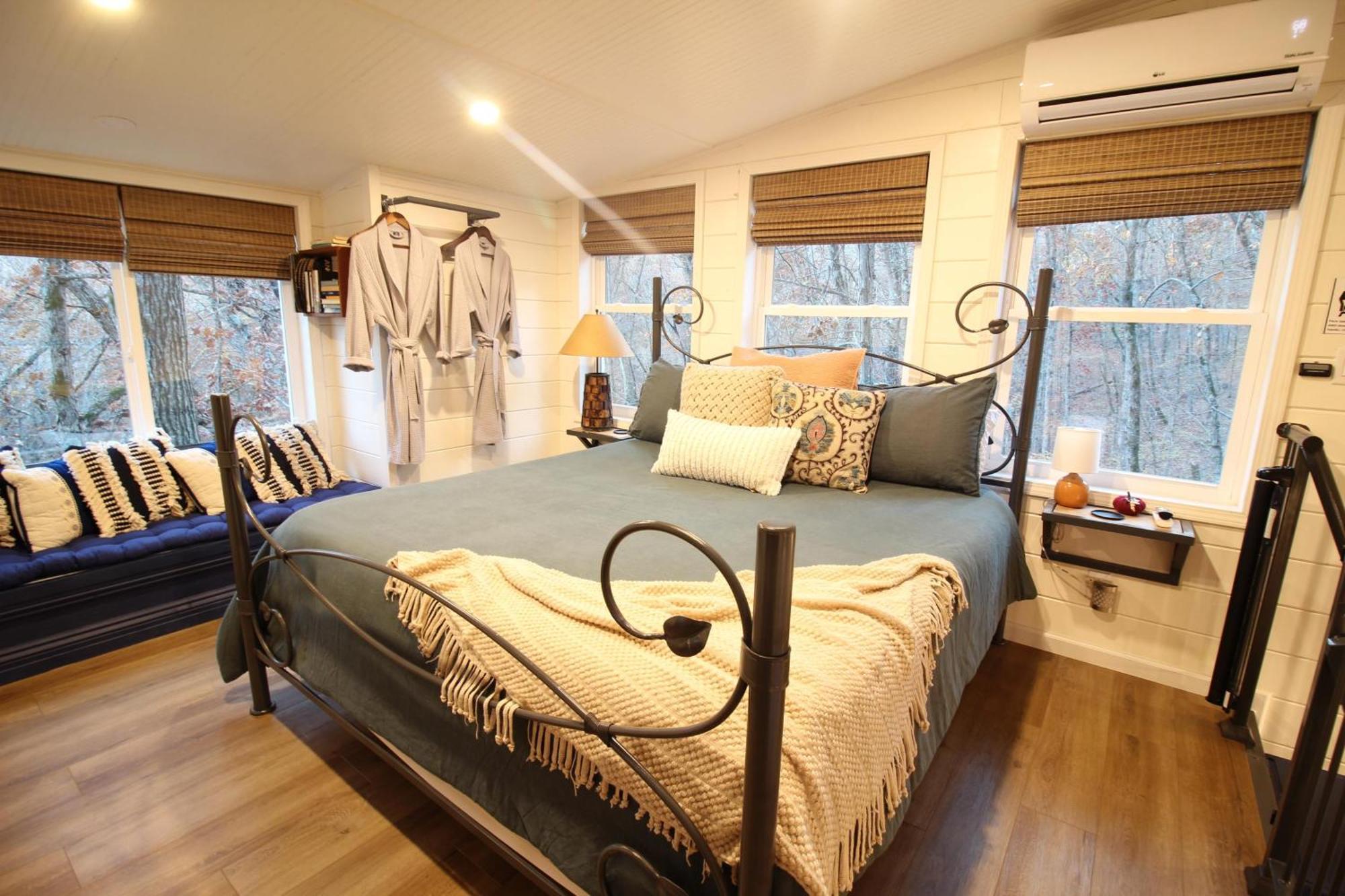 Secluded Treehouse In The Woods - Tree Hugger Hideaway Villa Branson Exterior photo