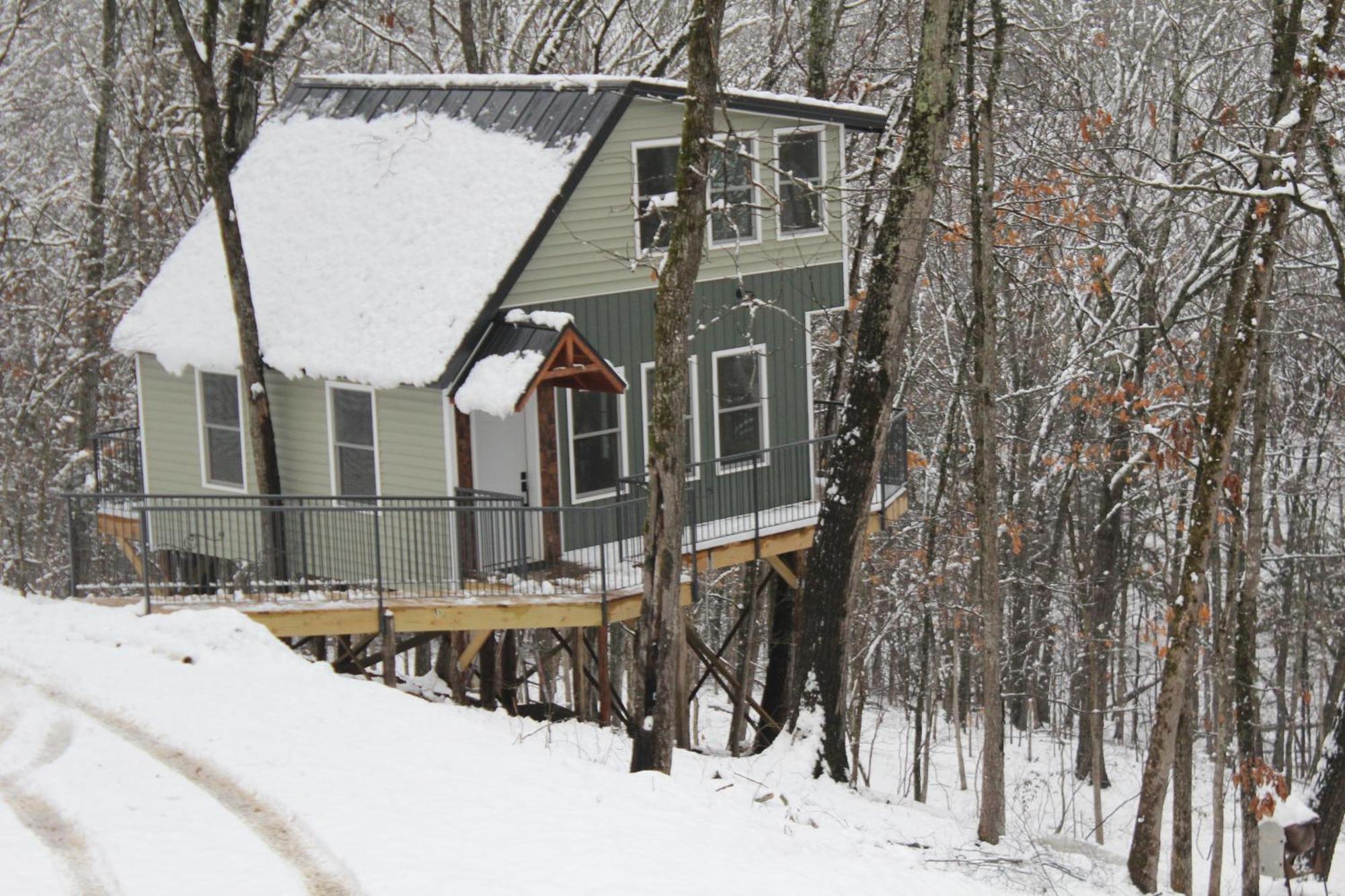 Secluded Treehouse In The Woods - Tree Hugger Hideaway Villa Branson Exterior photo